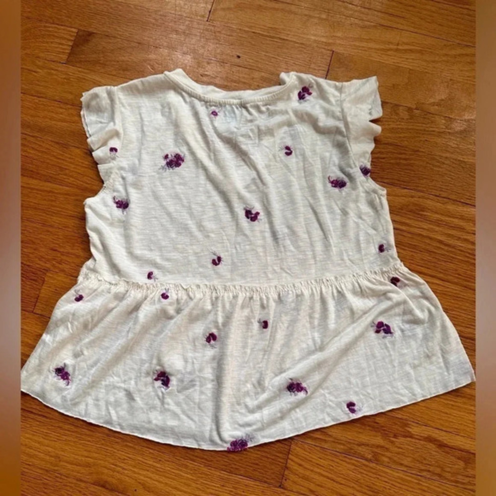 D2-Francesca's Blue Rain‎ top. NWOT. Youth 12. Purple flowers - Picture 2 of 8